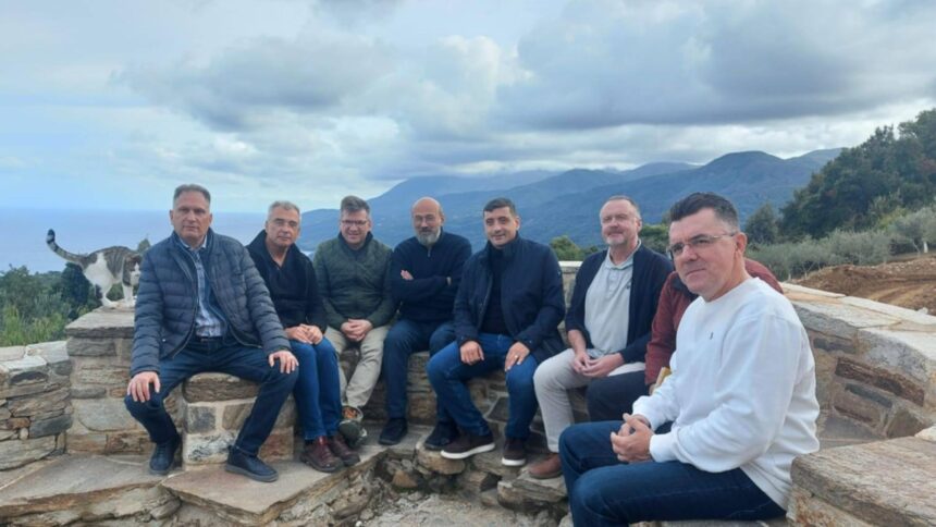 conducerea aur in frunte cu george simion a ajuns la muntele athos foto 68f1ddcdc1c1c