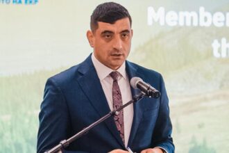 george simion isi anunta candidatura pentru un nou mandat la conducerea aur suntem un partid democratic si ne tinem de statut 68ee172dc26d7