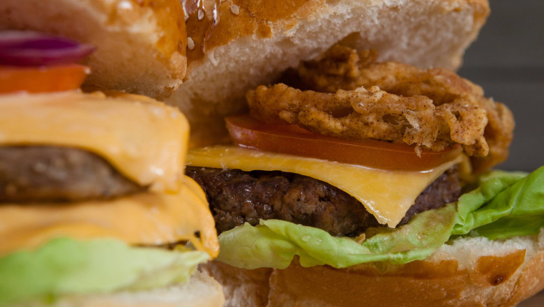 hamburgerul de lux de peste 9 000 de euro clientii semneaza un acord de confidentialitate si sunt selectati dupa o serie de intrebari 68e4be918e609