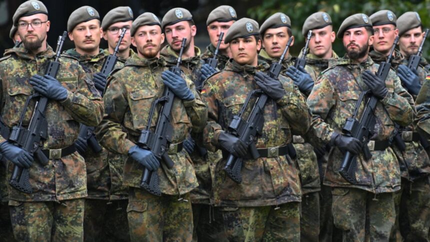 inca o tara europeana introduce stagiul militar obligatoriu aproape 350 000 de persoane sunt eligibile 68e3d41315b36