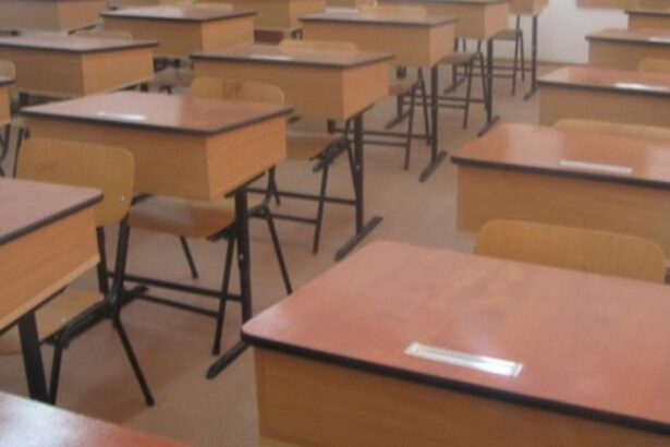 inchiderea scolilor luata in calcul si in judetul ialomita din cauza codului rosu de ploi abundente sedinta cruciala marti dimineata 68e4a1388237c