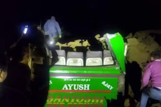 tragedie in india 15 morti printre care doi copii dupa ce un autocar a fost surprins de o alunecare de teren 68e67bc5c15bf