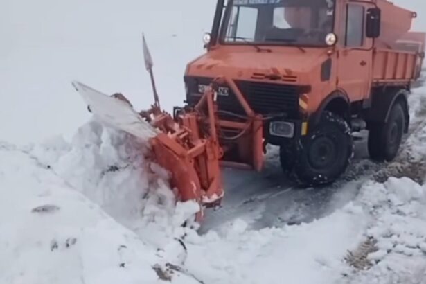 transalpina ramane inchisa din cauza ninsorii stratul de zapada masoara 40 de centimetri 68e386bae9e15