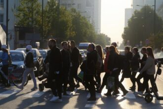 variantele pentru cresterea salariului minim pe economie cine sunt angajatii care pierd din cauza facilitatii fiscale 68ee65e77bf47