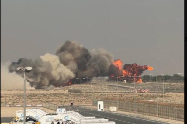 accident socant la dubai air show un avion de lupta s a prabusit in timpul demonstratiei video 69204eba5edb4