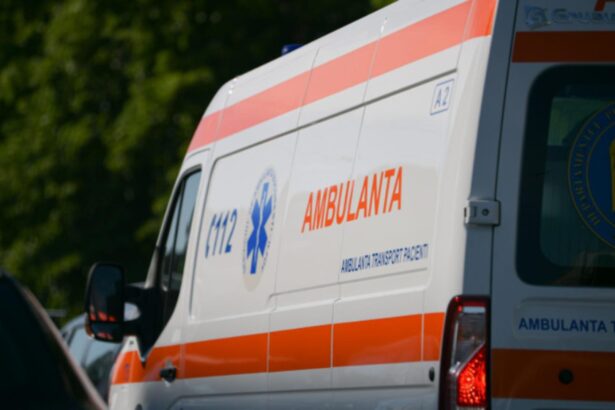 ambulanta privata pentru dializa implicata intr un accident rutier un pacient a ajuns la spital 692899c325e7c