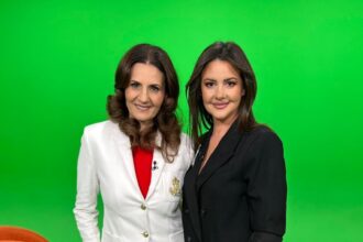 anca alexandrescu dezvaluiri explozive la podcastul realitatea plus iliescu a spus despre un emir ca este analfabet si asa a aparut titlul in ziar video 69208bab69f9a