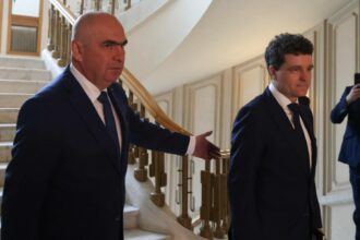 bolojan nu neaga rivalitatea dintre el si nicusor dan o relatie rece institutionala 690ee4b3e00c4