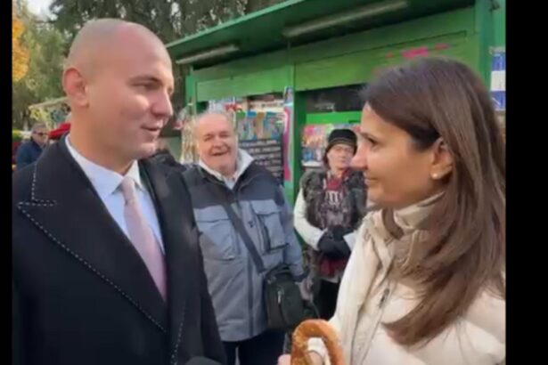 diferente de pozitionare andrei gusa iese in strada pentru a o sustine pe anca alexandrescu 6926e4ee0b697