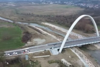 foto a fost finalizat podul cu cel mai mare arc parabolic din romania unde este amplasat si ce legaturi asigura 69275999d7b02