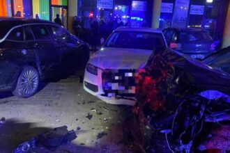 incident ciudat in parcarea unui complex sportiv un sofer a avariat mai multe masini 692b5eb7ae0df