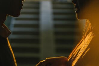 o tanara de 18 ani si a injunghiat iubitul barbatul i ar fi atins nasul dupa noua operatie am crezut pe moment ca mi a stricat operatia 6919d97eb9997