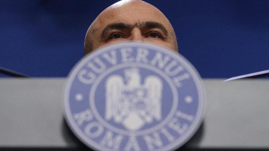 sindicalistii din sanatate ii dau ultimatum lui bolojan premierul saraciei somat sa si ceara scuze pentru informatiile false despre situatia din sanatate 6922dff42de5a