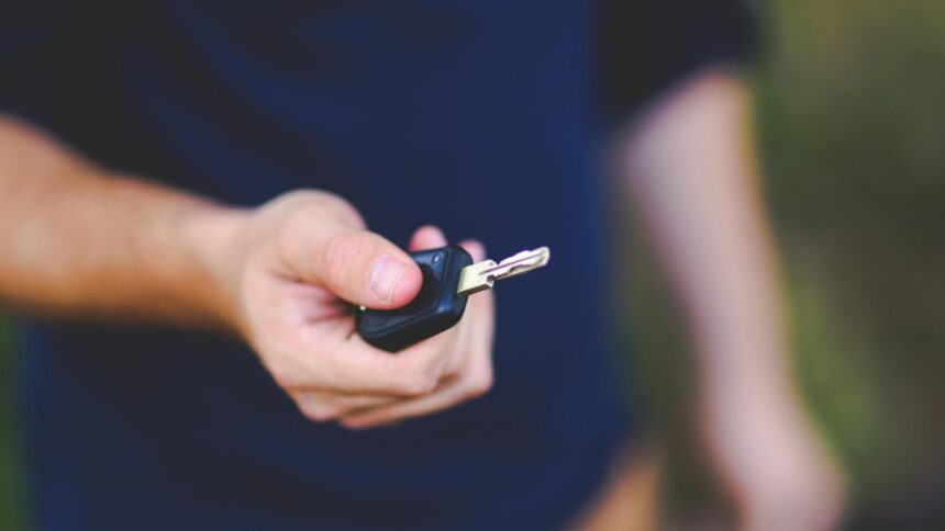 un fotbalist argentinian operat de urgenta dupa ce a fost lovit cu o cheie de masina in frunte incident violent la un meci 691c5edcab614