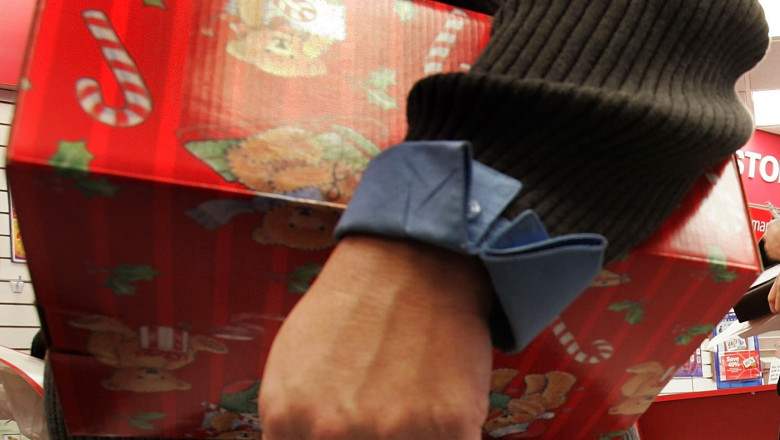 video un craciun mai scump bugetul pentru cadouri drastic subtiat de scumpiri cand sunt dispusi romanii sa cheltuiasca de sarbatori 692bd152a1d48