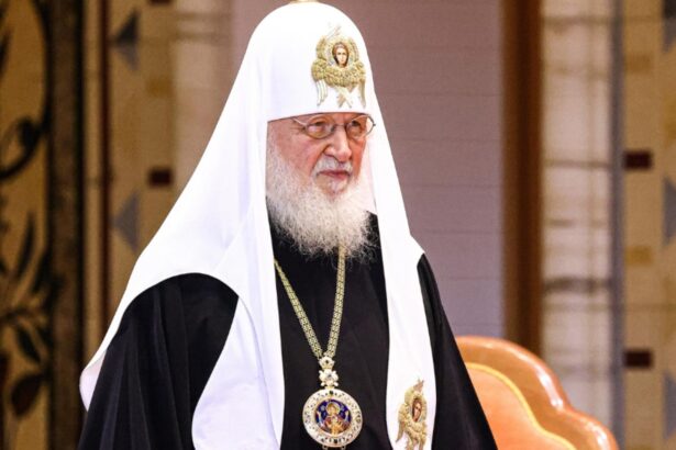 a fost descoperita amanta secreta a patriarhului kiril verisoara indepartata il insoteste in deplasarile externe si ii administreaza averea 694aa283de8dc