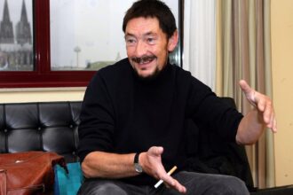 a murit cantaretul britanic chris rea potrivit familiei artistul in varsta de 74 de ani a decedat la spital 694963cbee3b6