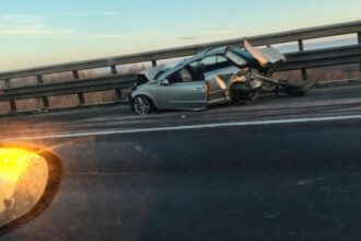 accident in lant pe autostrada bucuresti pitesti patru masini s au ciocnit trei persoane au ajuns la spital foto 693e6515ec882