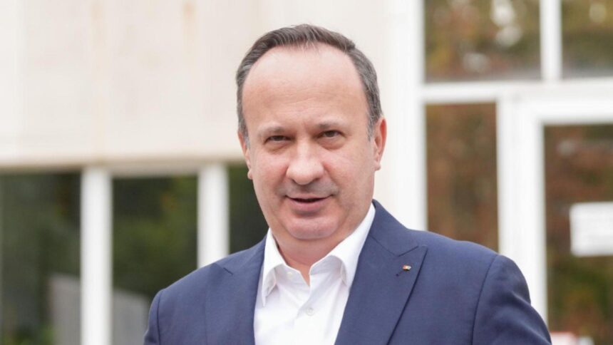 adrian caciu da de pamant cu noua conducere de la apele romane si cu ministra buzoianu pentru criza apei 692f0cf68834e