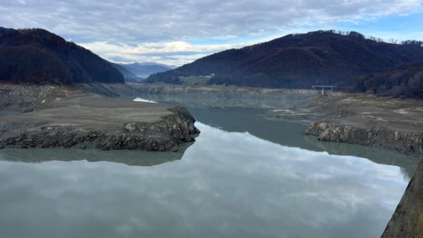 apele romane barajul paltinu este monitorizat si functioneaza in conditii de siguranta 694b087d2d12c