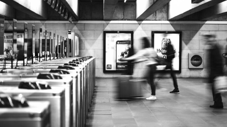 atac cu cutitul in metroul din paris trei femei ranite suspectul prins la domiciliu 694f7e2d38665