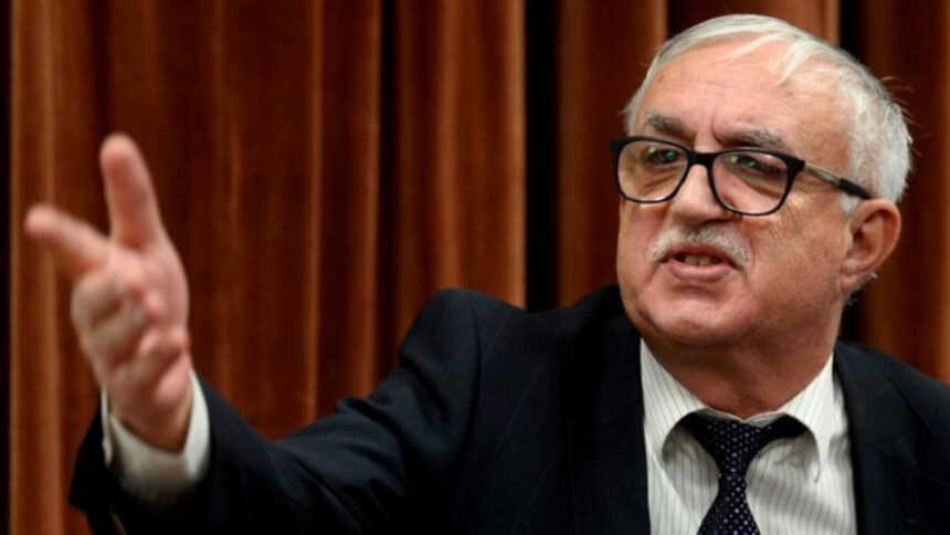 augustin zegrean il ironizeaza pe nicusor dan nu avem spre regretul presedintelui referendum pe meserii nu stiu cum s au gandit cei de la cotroceni sa il faca 69485aea78960