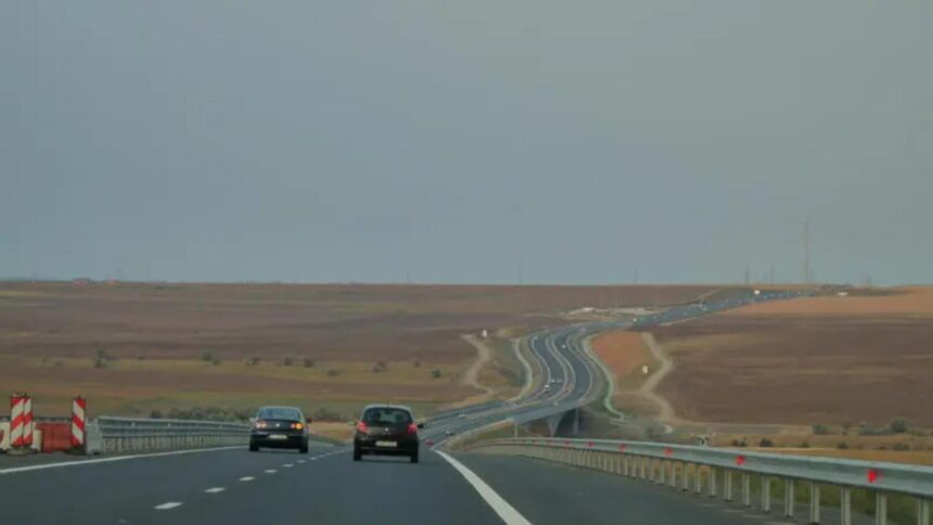 autostrada a2 inchisa temporar dupa ce resturi de animale au fost imprastiate pe carosabil 6939ed52866bc