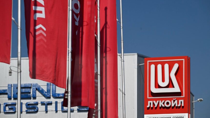 co proprietarul celui mai mare site porno din lume s a oferit sa cumpere activele lukoil 6930563088170