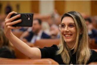 coalitia sta pe un butoi de pulbere dupa motiunea impotriva rezistei buzoianu opozitia si psd ii cer sa plece usr raspunde cu tupeu video 69404cdf8c846