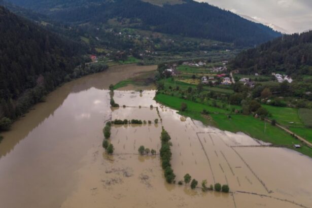 cod galben de inundatii pe raurile din doua judetele pana joi dimineata harta cu zonele vizate de avertizarea hidrologilor 69301cc219bd7