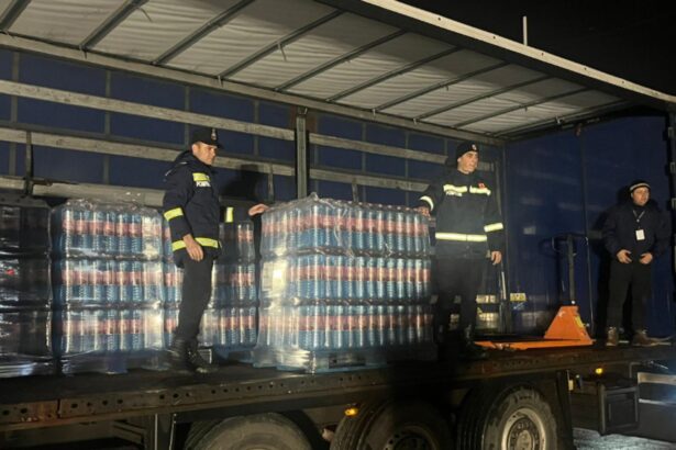 criza de apa potabila din prahova 50 000 de sticle de apa livrate sinistratilor din zonele afectate 692cb7316bcc2