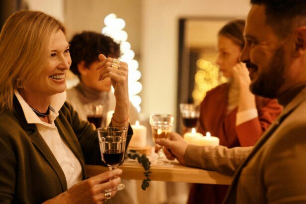 cum trebuie sa se comporte un musafir nu omiteti aceste lucruri cand mergeti intr o vizita reguli de bune maniere 6953a711a12ed