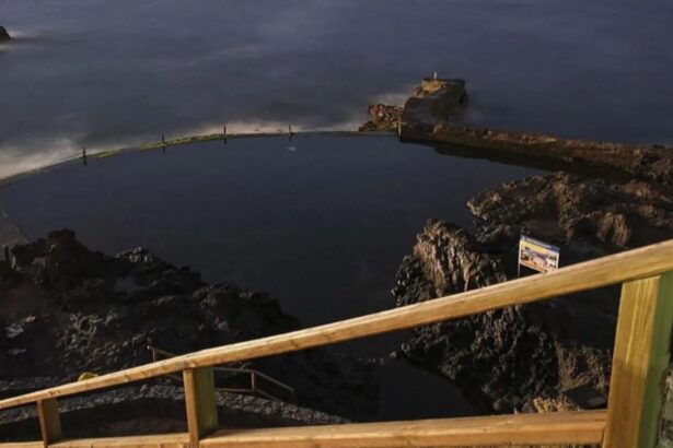 doi romani au murit in tenerife dupa ce un val urias i a izbit de stanci si i a tras in ocean video 6936dd502c017