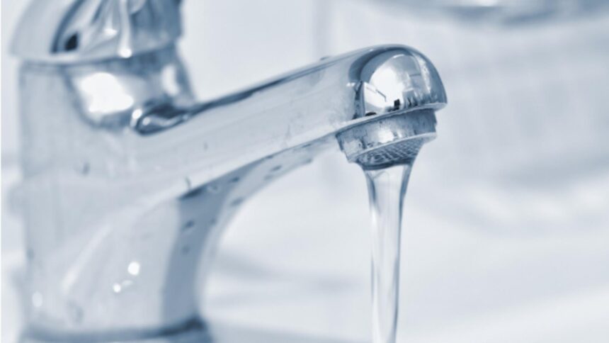 esz prahova incepe sa livreze apa catre populatie si industrie dupa 37 de zile de criza la paltinu 693149f8cc15e