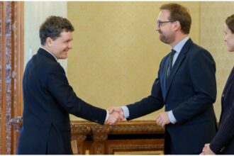 fritz merge cu nicusor dan la paris dupa esecul la capitala discutii despre achizitii militare 6936ae90c2377