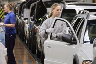 inca o companie din industria auto romaneasca pune lacatul pe fabrici si concediaza oamenii 69470c2ae89e5