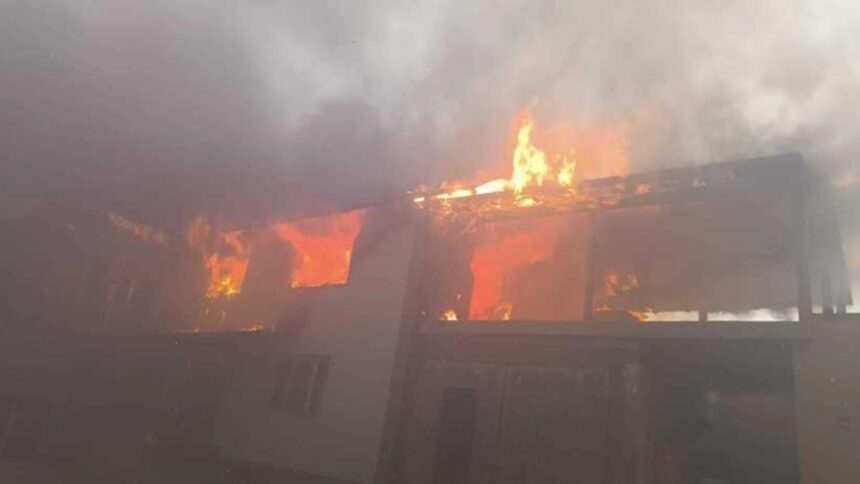 incendiu de amploare in bistrita nasaud doua locuinte au fost afectate 694c322111b2a