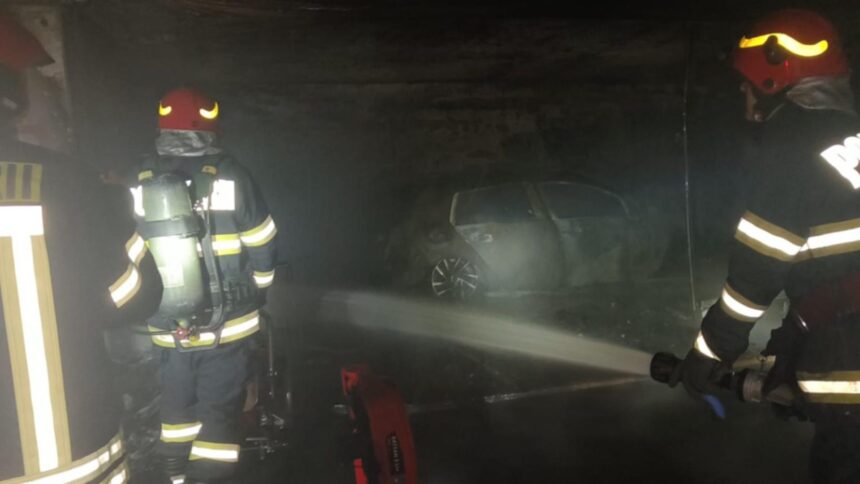incendiu in parcarea unui centru comercial din ploiesti o masina a luat foc de la ce au pornit flacarile 694a48571bc2a