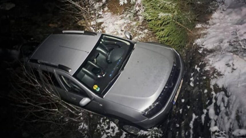 incident pe un drum forestier chiar in seara de craciun un autoturism cu sase pasageri a cazut de pe un pod 694e1e52314e7