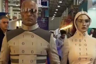 iranul a vrut sa se laude cu roboti umanoizi avansati cei doi s au dovedit a fi de fapt oameni deghizati video 69346dd670d0d