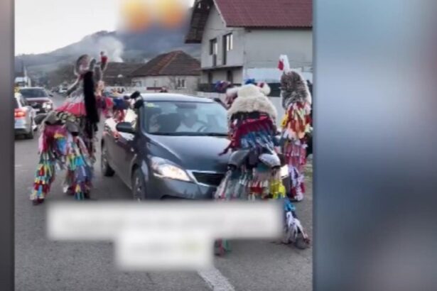 masina zgaltaita de colindatorii nemultumiti de banii primiti 694fc0a163fe0