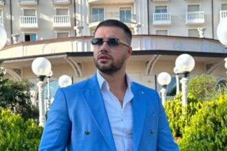 noi probleme pentru culita sterp artistul este chemat in instanta ca sa plateasca o suma impresionanta de bani 692f2583b1169