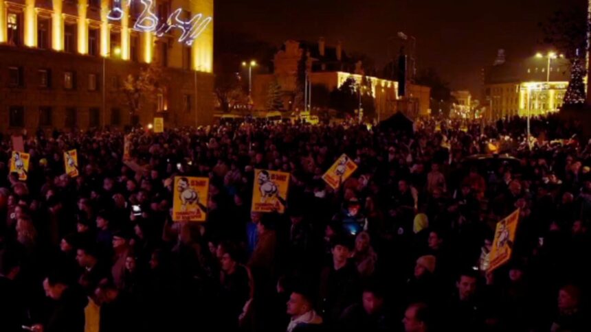 noi proteste de amploare la sofia centrul orasului blocat de manifestanti antiguvernamentali proteste si in alte 9 orase video 69444276edfb7