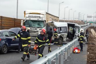 noul tronson al autostrazii moldovei inaugurat cu un grav accident patru oameni au ajuns la spital circulatia este deviata foto 694a8c6687345