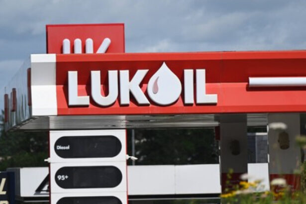 oana toiu benzinariile lukoil pot functiona legal pana in aprilie 2026 69328c04e7bf2