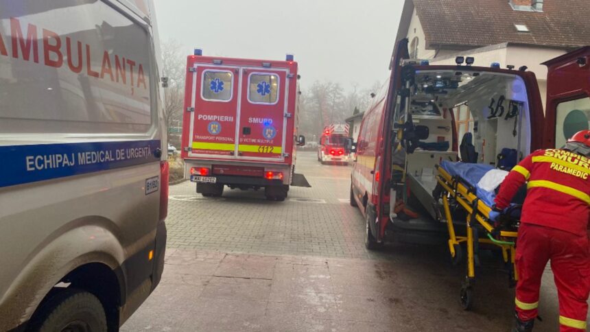 plan rosu de interventie dupa ce plafonul unui hotel din sibiu s a prabusit peste o piscina este posibil ca oameni sa fie prinsi sub daramaturi video 694aa03ce2f85