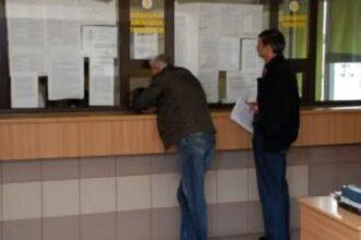 proiect amenzi uriase pentru lipsa de respect la ghisee romanii care se enerveaza vor scoate 20 000 de lei din buzunar 69300da95cd0e