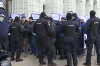 protest cu scantei la ministerul finantelor angajatii elcen au incercat sa patrunda in institutie ciocniri intre protestatari si fortele de ordine video 69492811c8643