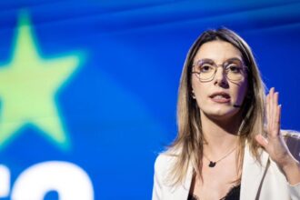 rezista diana buzoianu greu de demis nicusor dan ii ia partea nu exista niciun motiv 693859050ce5b