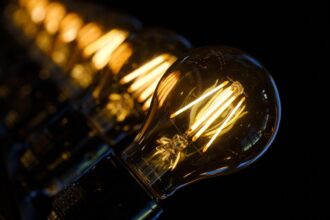 romanii se revolta la facturile uriase la energie trucurile simple de economisire la care recurg 69328eb3c829c